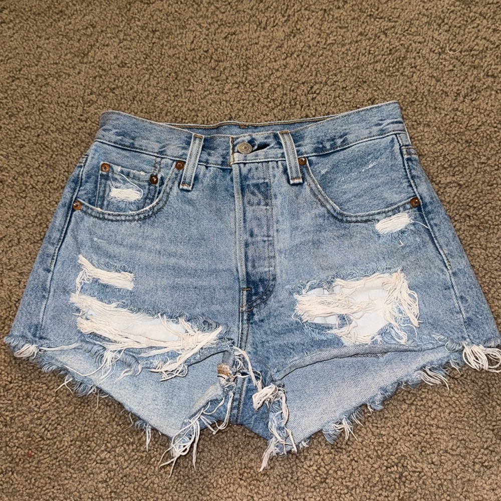 Levis womens 501 light wash button down jean shorts